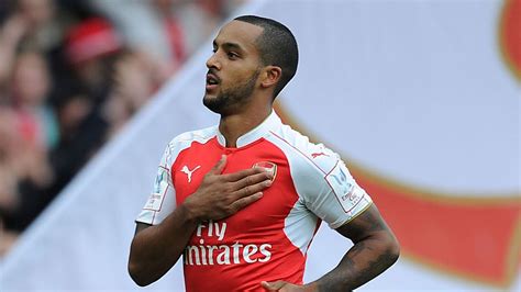 Theo Walcott 'closer' to new Arsenal deal, says Wenger | Football News | Sky Sports