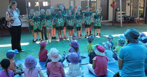 Coolnwynpin State School choir visits Goodstart Capalaba early learning ...