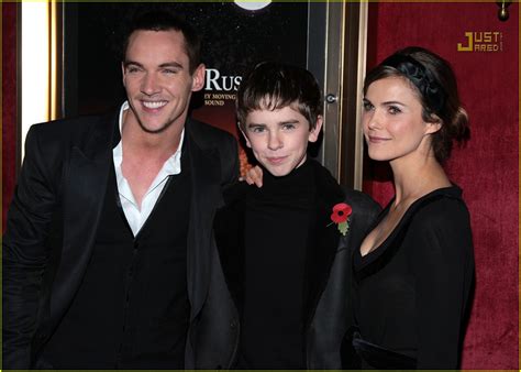 Jonathan Rhys Meyers @ 'August Rush' Premiere: Photo 723501 | Photos ...