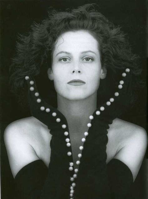 Sigourney Weaver When She Was Younger | KLYKER.COM