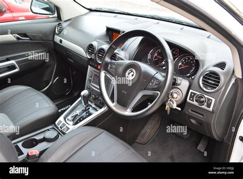 Vauxhall Antara interior Stock Photo - Alamy