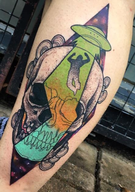 Pin de FeCha Chapado en Todo TATTOOS | Tatuaje de extraterrestre, Tatuaje ufo, Tatuajes ...