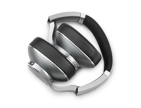 AKG N700 Noise Cancelling Headphones