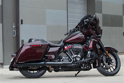 2019 Harley-Davidson® FLHXSE CVO™ Street Glide® (Black Forrest ...