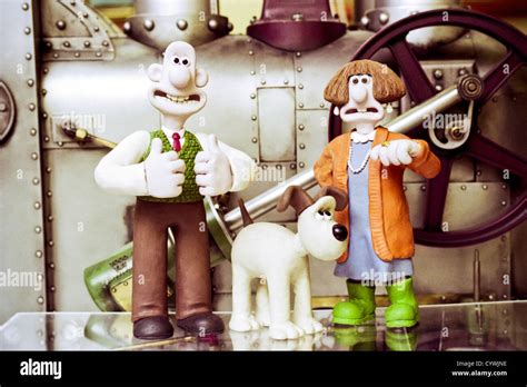 Characters Wallace Gromit & Wendolene from the Oscar winning "A Close ...