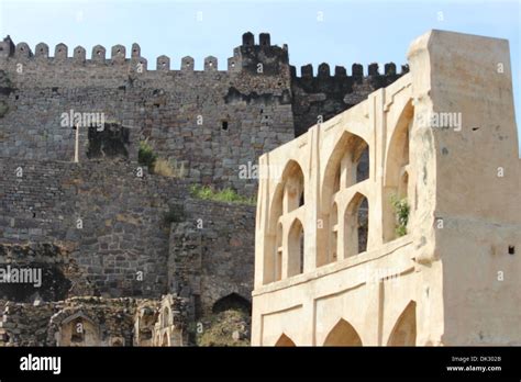 Golconda Fort walls Stock Photo - Alamy