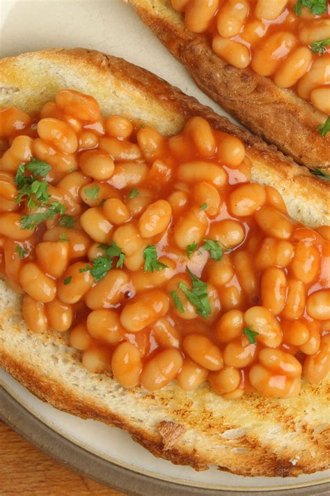 British Baked Beans on Toast - TipBuzz