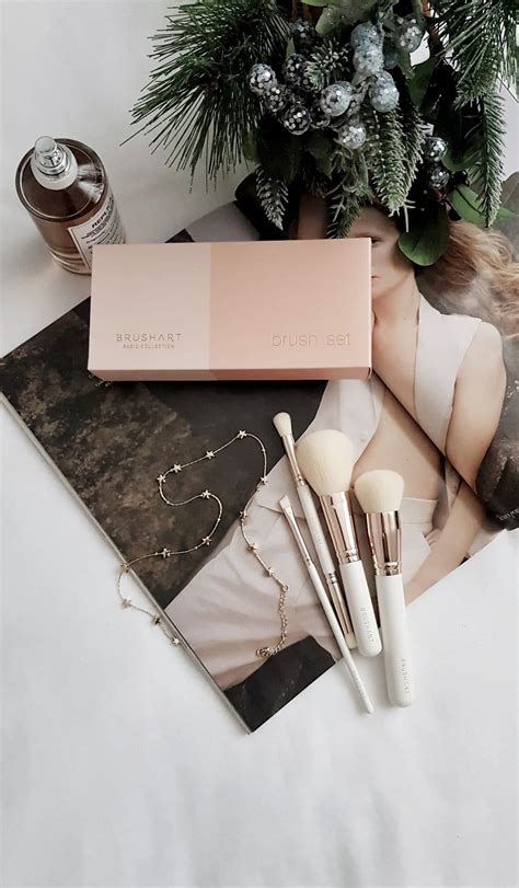 Essential makeup brushes for beginners - That September Muse