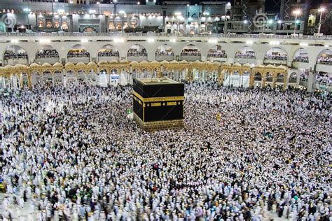 Holy Kaaba. Crowd of Muslims Walking Around Kaaba for Tawaf during Hajj ...