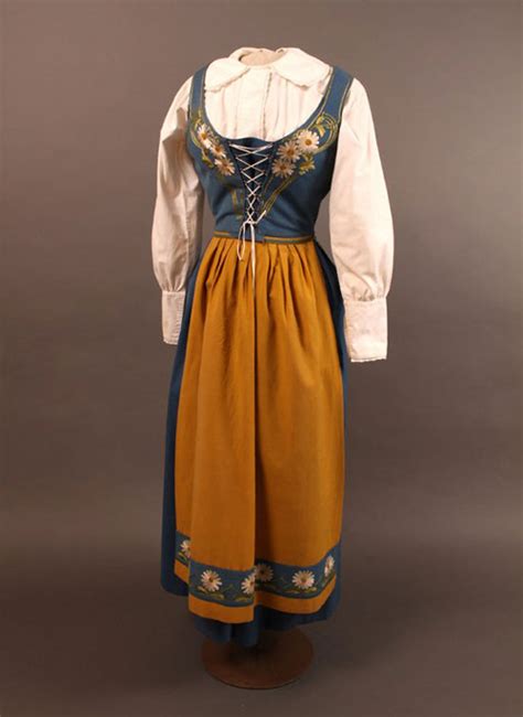 National costume in Sweden. Top-5 interesting facts about Swedish folk ...