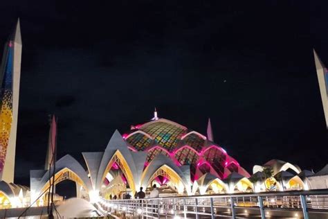 Keindahan Masjid Raya Aljabar di Malam Hari Punya Daya Tarik Wisatawan ...