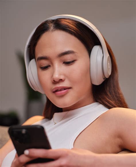 Beats Studio Pro Premium Wireless Noise Cancelling Headphones