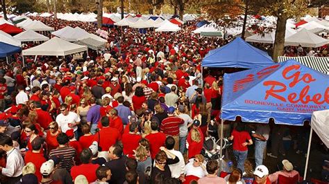 The Best of Ole Miss Tailgating at The Grove - College Weekends ...