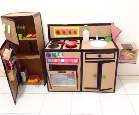 DIY Küche aus Karton - Pappspiel zeug | Diy kids kitchen, Cardboard kitchen, Diy play kitchen