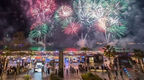 Fireworks Every Night in Dubai during Dubai Shopping Festival Season ...