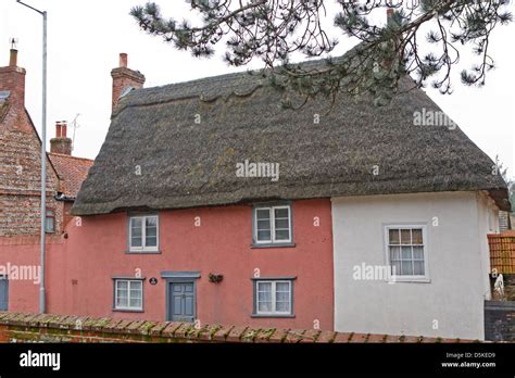 A thatched roof House in Shipdham Norfolk England Stock Photo - Alamy