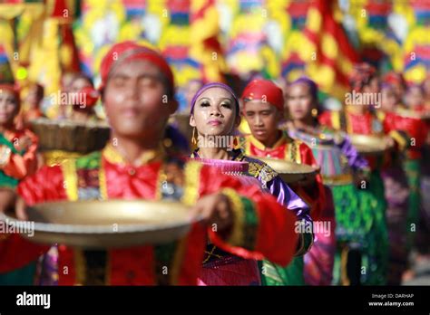 Koronadal, Philippines. 18th July, 2013. Dancers perform during the ...