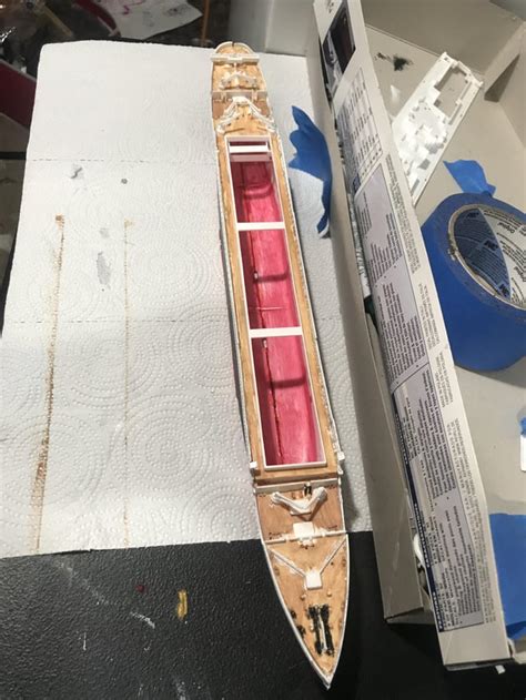 Started working on my titanic model again, paint sucks but I’m new so ...