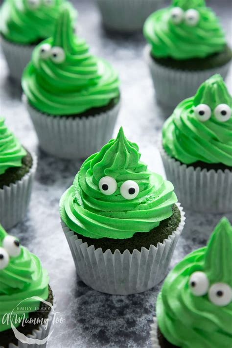 Green monster cakes - A Mummy Too