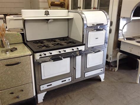 1936 Magic Chef 6300 series gas range | Antique stove, Magic chef ...