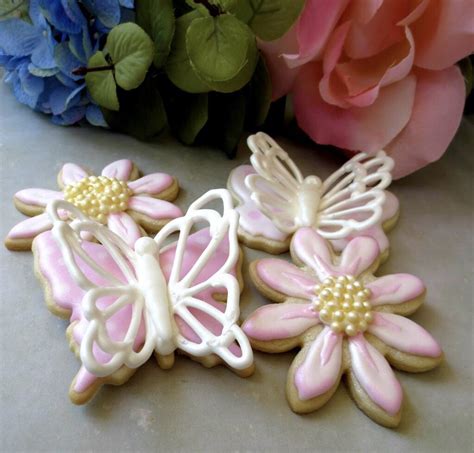 Butterfly cookies with 3-D royal icing wings. : r/Baking