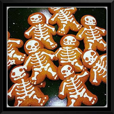 Halloween inspired gingerbread skeletons with royal icing. | Gingerbread, Gingerbread cookies ...