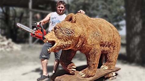 REAL SIZE WOODEN BEAR, amazing chainsaw wood carving - YouTube