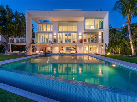 Messi’s lᴜxuɾious Miaмι mansion wortҺ $7.3 Mιllion