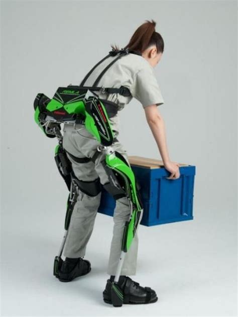 Video: Kawasaki’s Power-Assist Robot Suit Helps Humans Lift Heavy Objects | TechCrunch Wearable ...