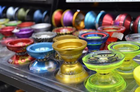 An Intro to Pro Yo-Yoing ala Japan's National Yo-Yo Contest | Around Akiba