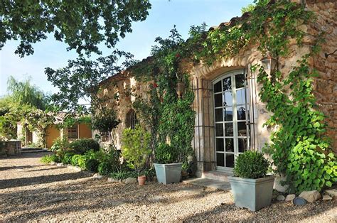 Provençal Bastide Beauty & Old World Inspiration - Hello Lovely | French country house, French ...