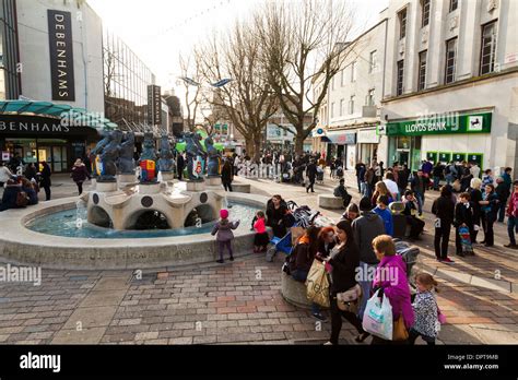 Commercial Road town centre Portsmouth Stock Photo - Alamy