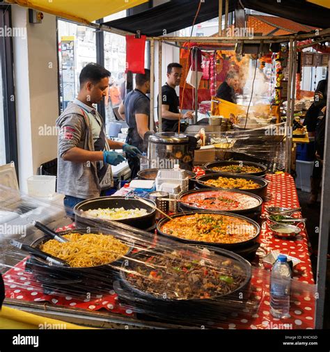 Indian street food stall hi-res stock photography and images - Alamy