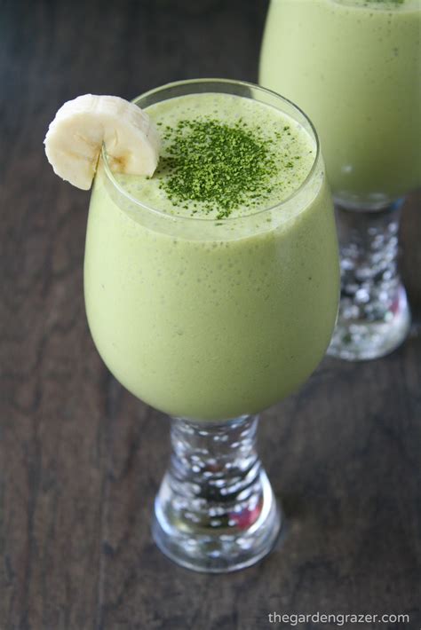 The Garden Grazer: Coconut Vanilla Matcha Smoothie