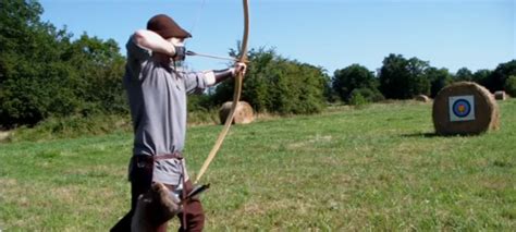 How To Choose A Longbow (Buying Guide)