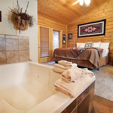 Cabins at Grand Mountain - 1 Bedroom Cabin (Studio-Style) - Branson Travel Office