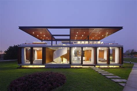 Modern Getaway in Peru Made for Entertaining | Architect house, Architecture, Architecture house