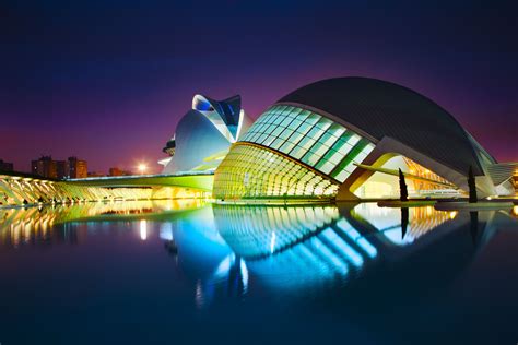 Valencia Travel Guide