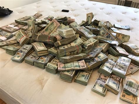 Large amount of cash found in apartment where 8 officers became nauseous & started vomiting ...