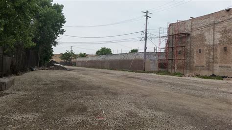 Chicago murals: In Little Village alleys near Cook County Jail, 2 Chicago graffiti artists ...