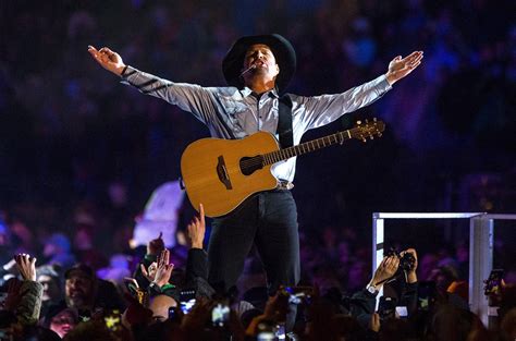 Garth Brooks' concert at Notre Dame success despite weather | 880 The ...