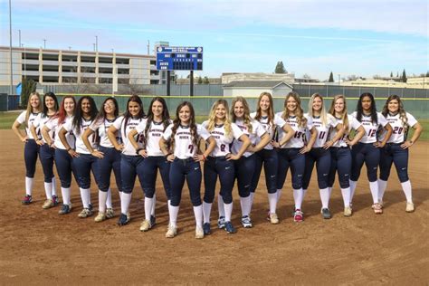 Confidence is the key to success for ARC’s softball team – The American River Current