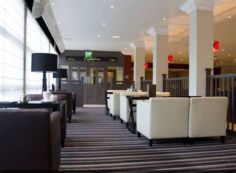 Crowne Plaza | 4 Star Manchester Airport Hotel with Parking Deals