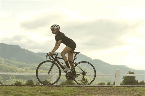 6 Essential Cycling Tips for Women • Bythlon