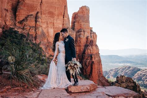 How to Elope in Sedona, Arizona — Love and Latitudes Elopement Photography