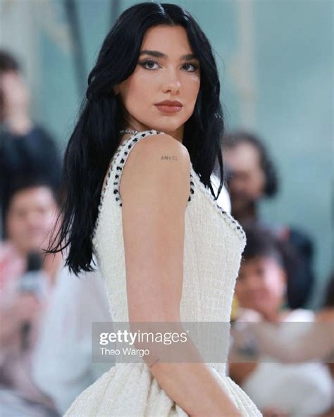 Dua lipa met gala 2023 look Celebrity Outfits, Celebrity Style ...