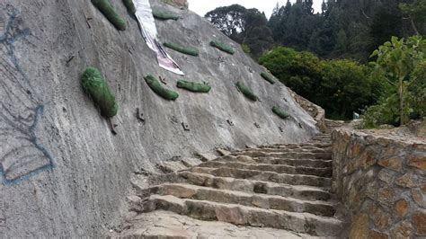 Garth's Blog: Leaving Bogota: Hiking Mt. Monserrate and Scaling the Wall