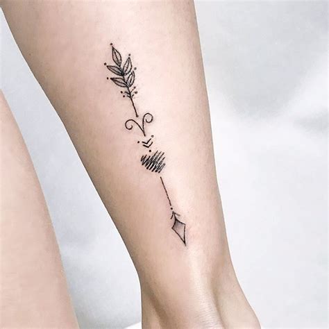 Eternizar a primeira tattoo na melhor amiga é outra coisa, ne?! 🙈 Sabiam que ela já falava que ...