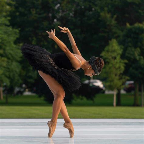 Photos — CHICAGO REPERTORY BALLET