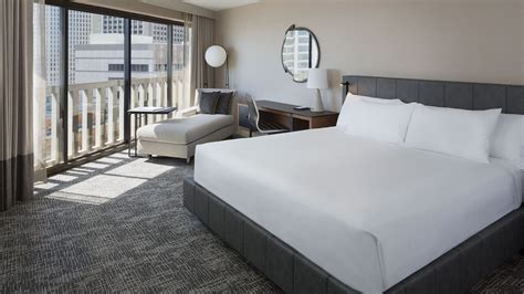 Balcony Rooms and Suites near the Embarcadero | Hyatt Regency San Francisco